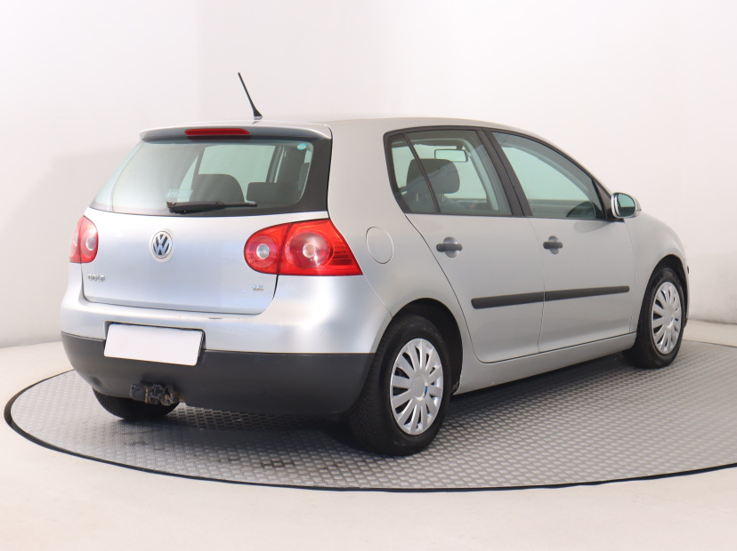 Volkswagen Golf, 2005