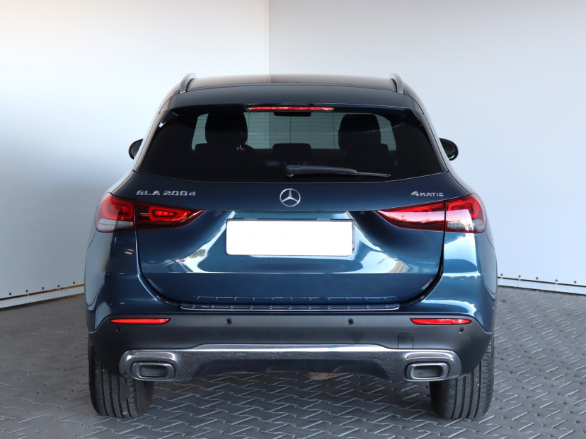 Mercedes-Benz GLA, 2021