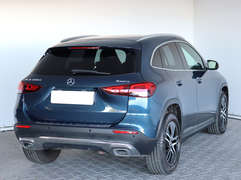 Mercedes-Benz GLA, 2021