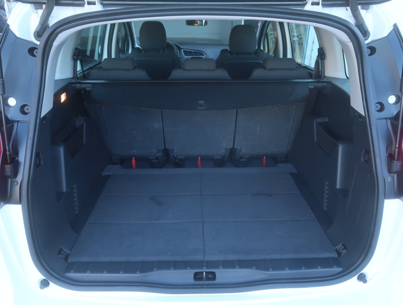 Peugeot 5008, 2013