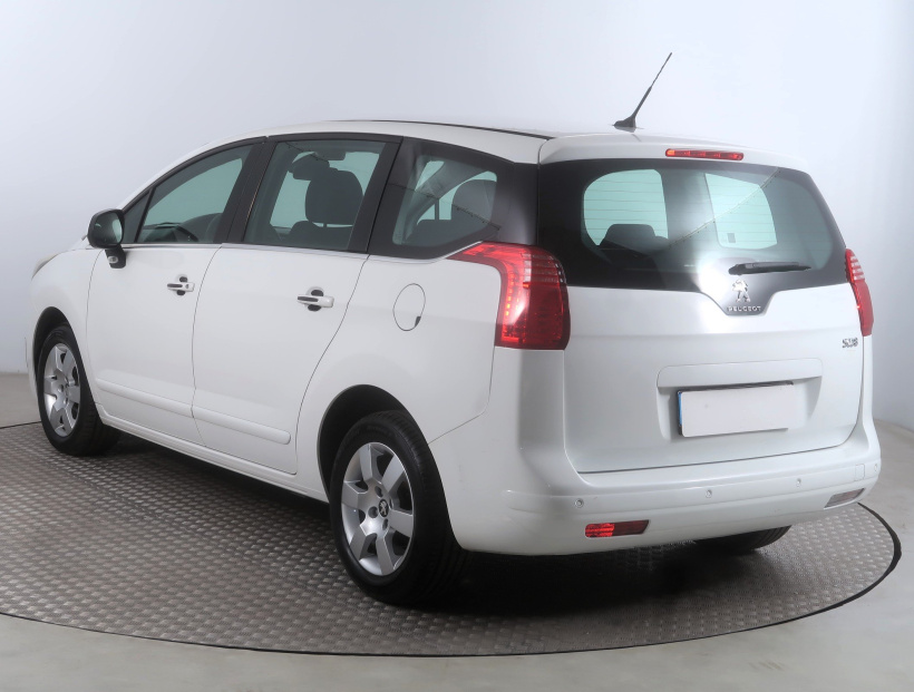 Peugeot 5008, 2013