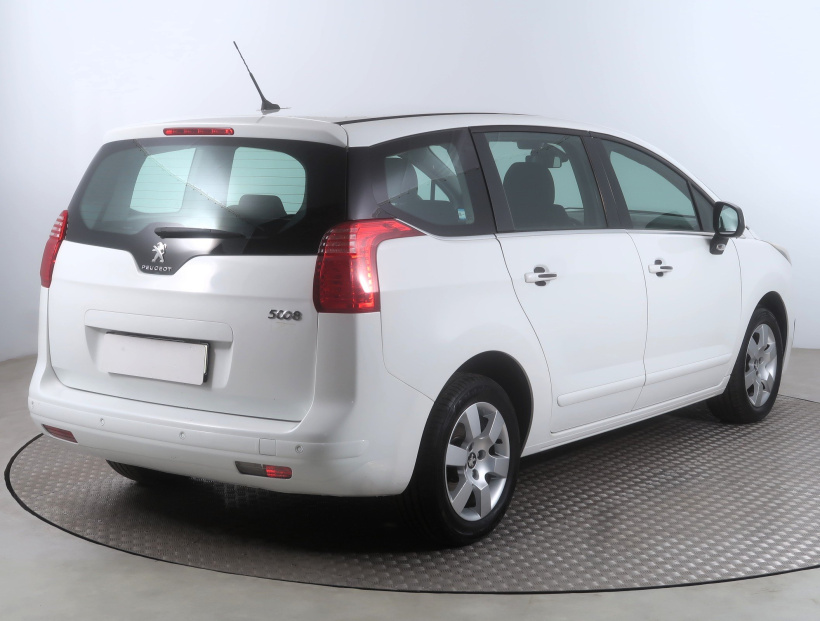 Peugeot 5008, 2013