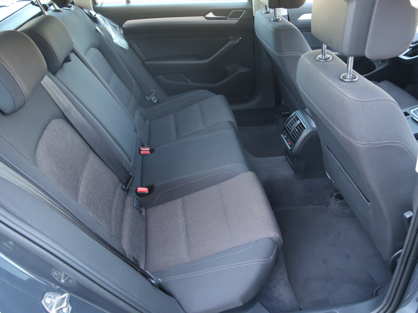 Volkswagen Passat, 2019