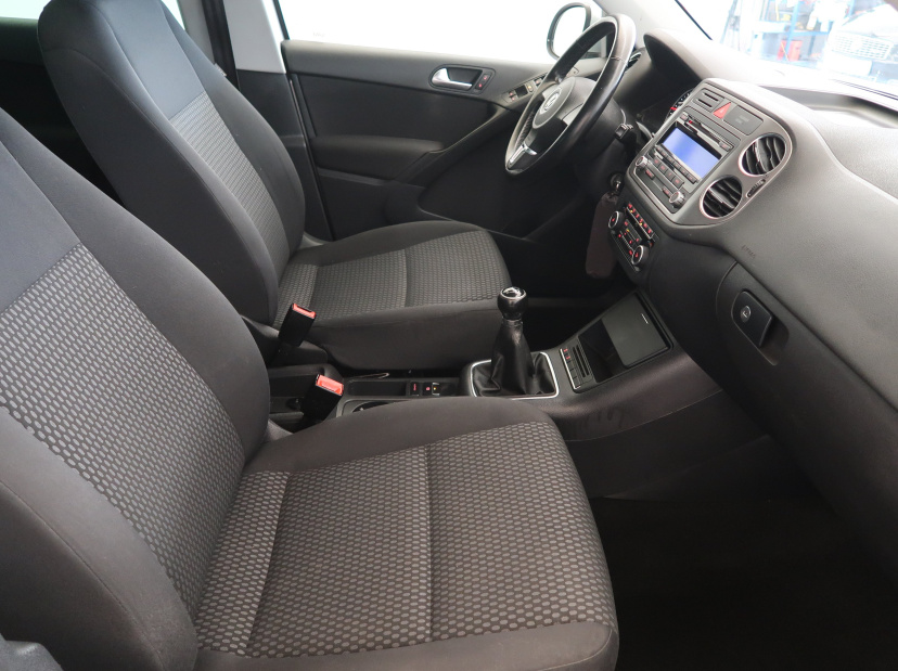 Volkswagen Tiguan, 2011