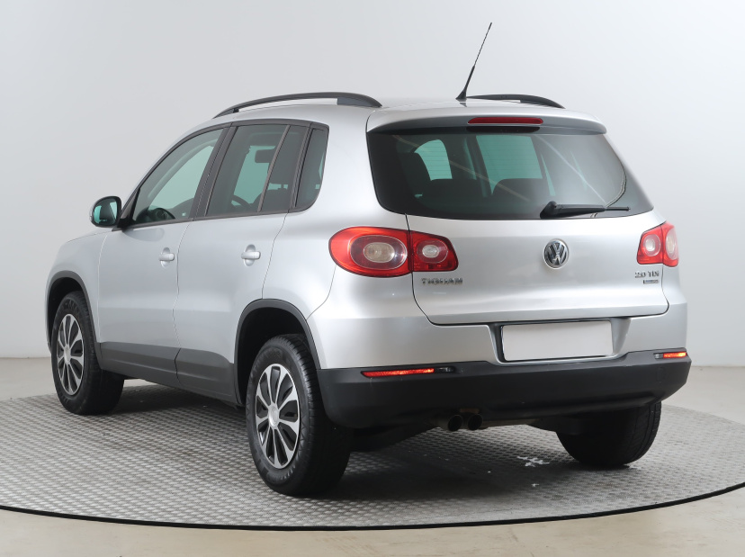 Volkswagen Tiguan, 2011