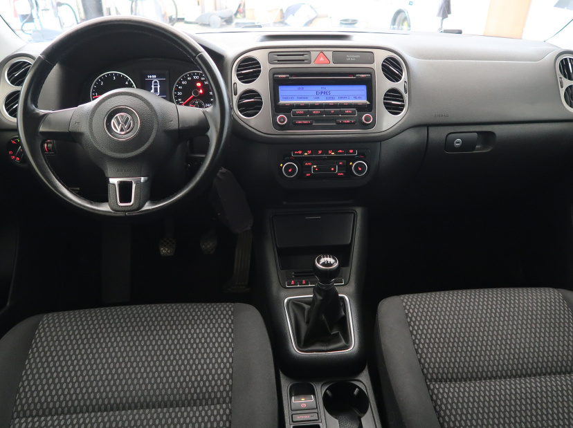 Volkswagen Tiguan, 2011
