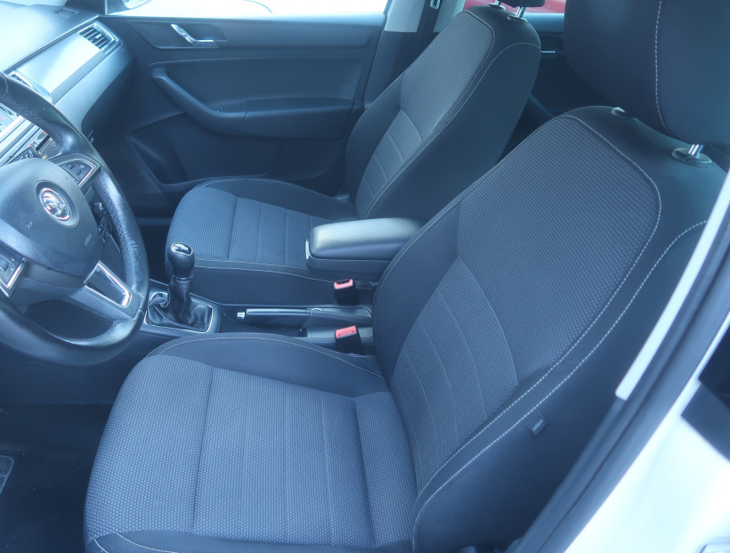 Škoda Rapid Spaceback, 2016