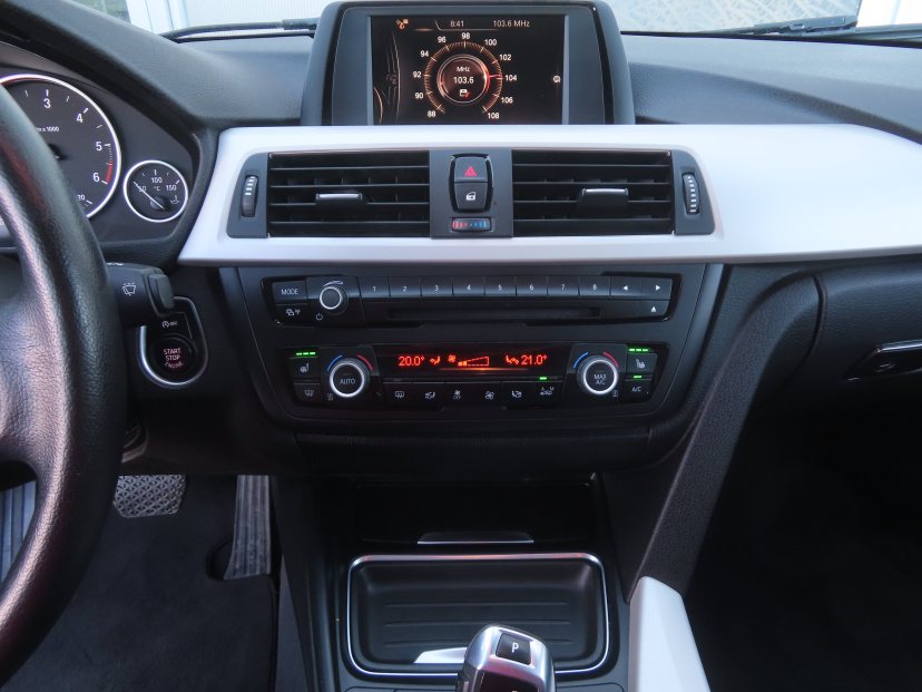 BMW 3, 2015