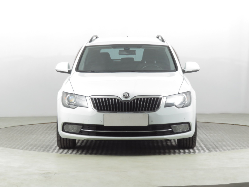 Škoda Superb, 2015