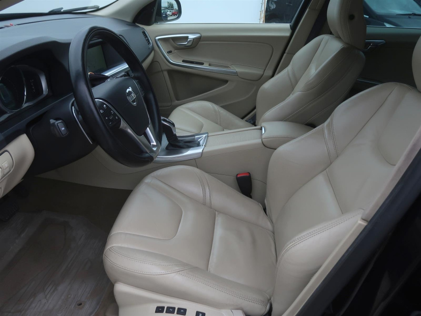 Volvo S60, 2014