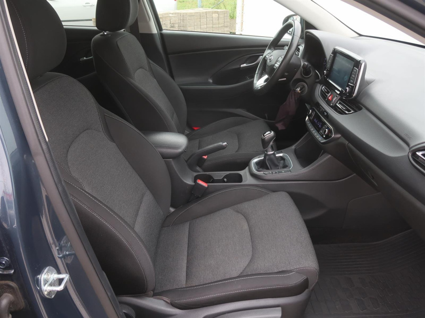 Hyundai i30, 2022