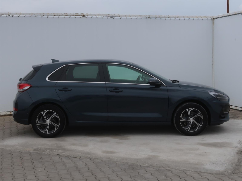 Hyundai i30, 2022