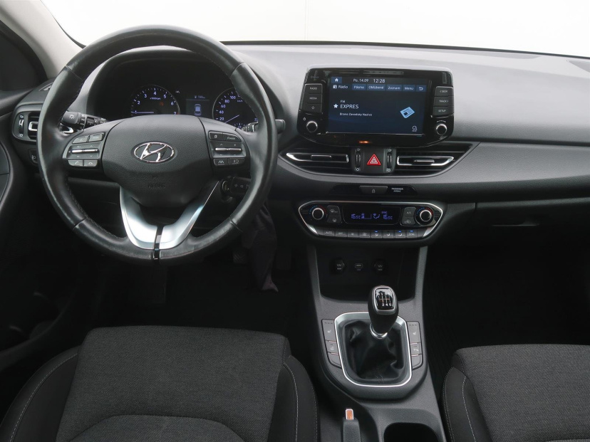 Hyundai i30, 2022
