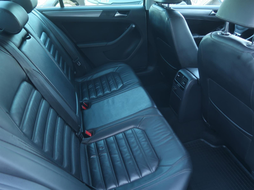 Volkswagen Jetta, 2012