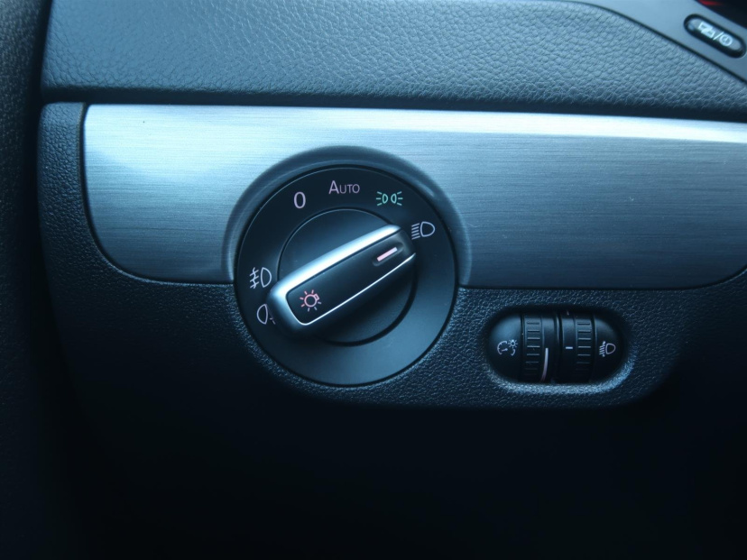 Volkswagen Jetta, 2012