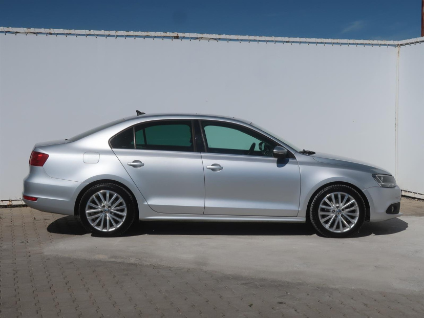 Volkswagen Jetta, 2012