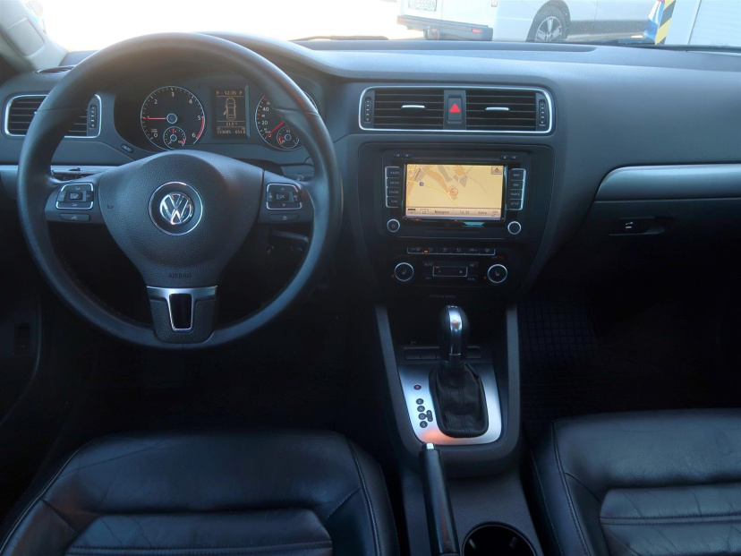 Volkswagen Jetta, 2012