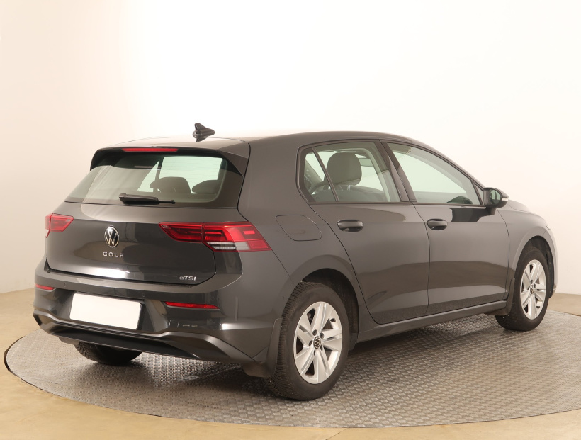 Volkswagen Golf, 2021