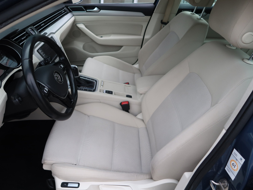Volkswagen Passat, 2016