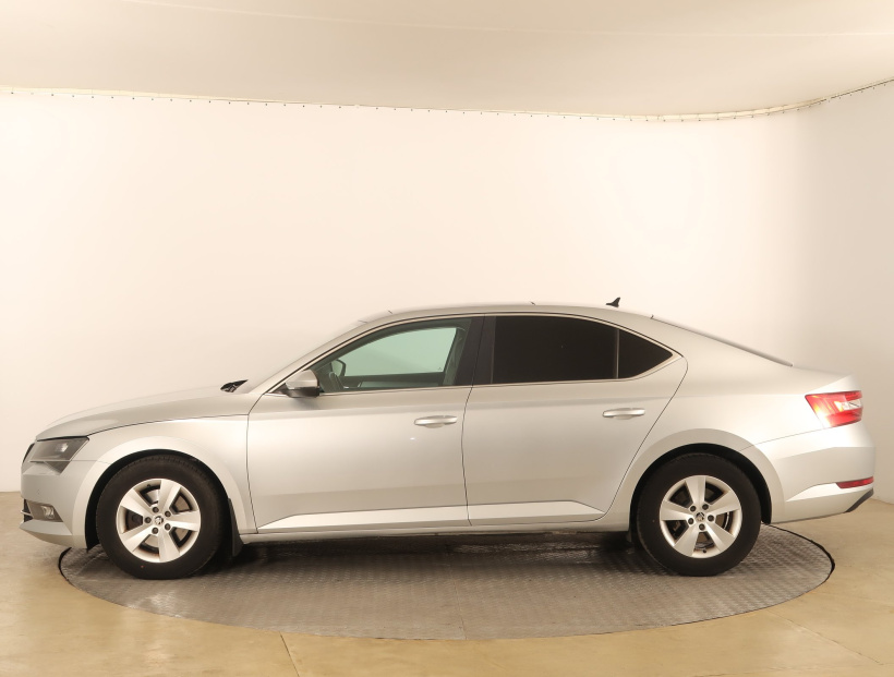 Škoda Superb, 2016