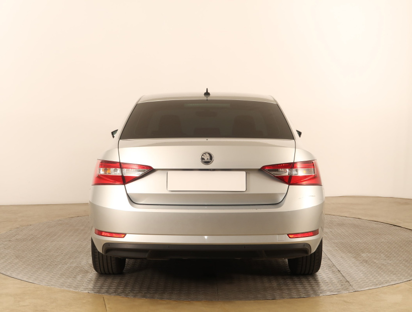 Škoda Superb, 2016