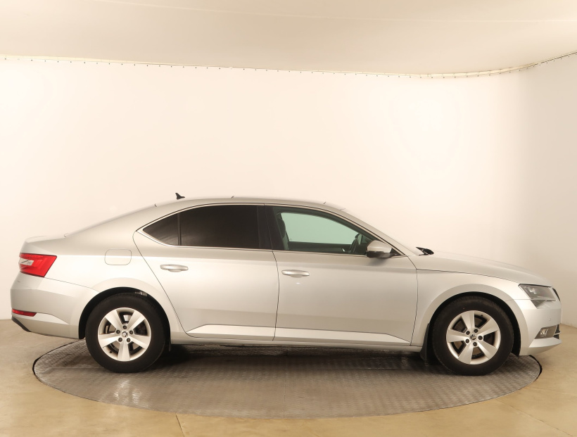 Škoda Superb, 2016