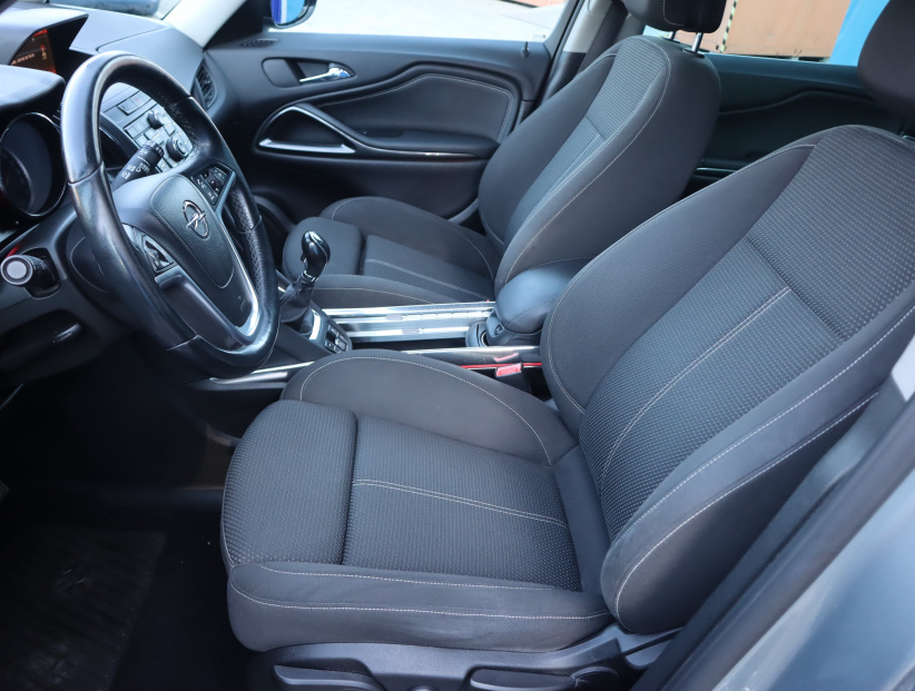Opel Zafira Tourer, 2014