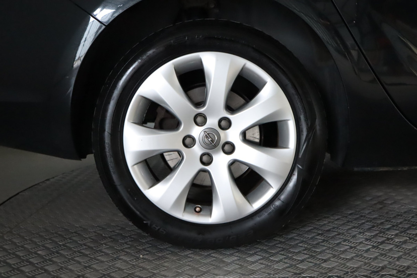 Opel Astra, 2012