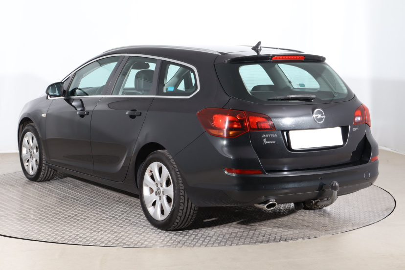 Opel Astra, 2012