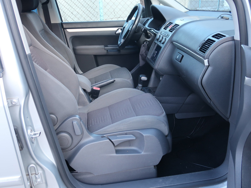 Volkswagen Touran, 2008