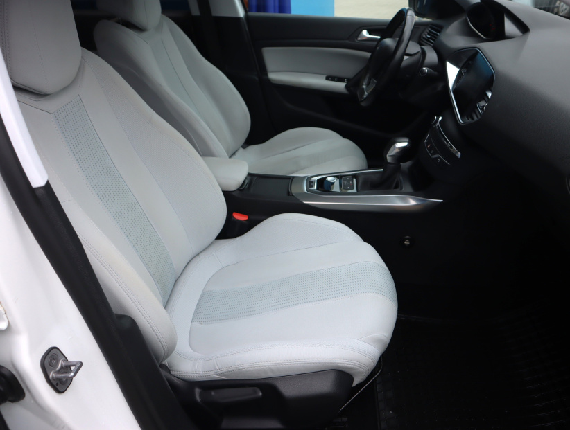 Peugeot 308, 2016
