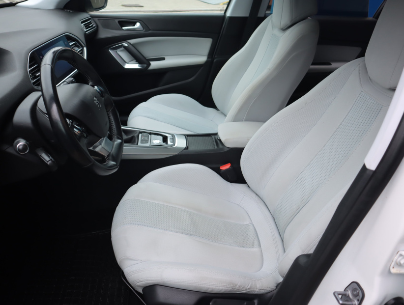 Peugeot 308, 2016