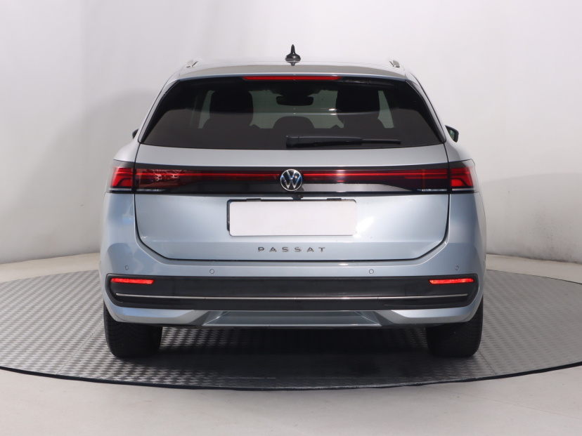 Volkswagen Passat, 2024