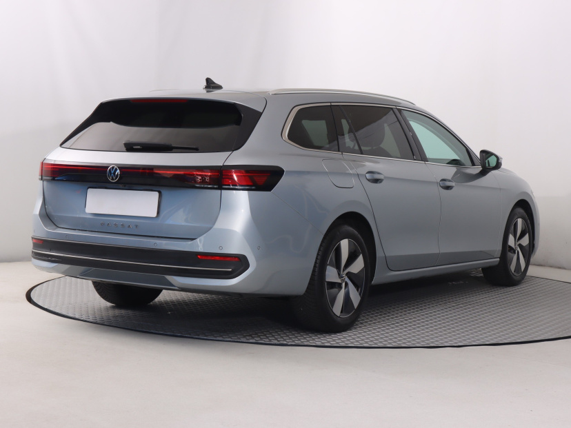 Volkswagen Passat, 2024