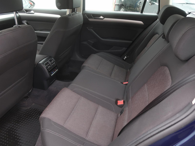 Volkswagen Passat, 2017