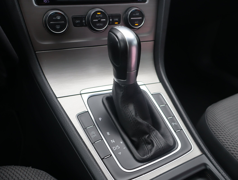 Volkswagen Golf, 2015