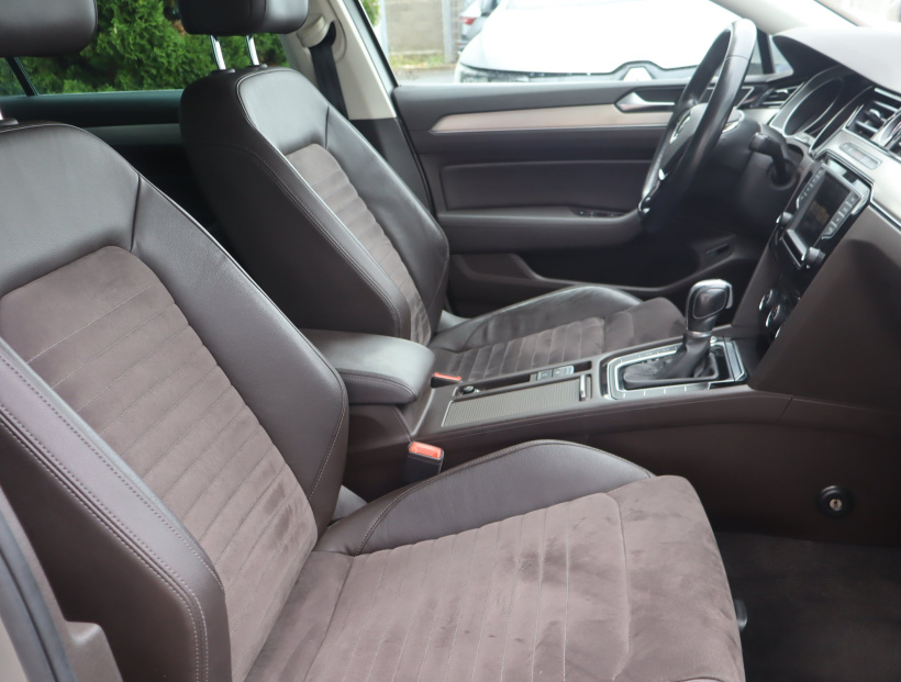 Volkswagen Passat, 2015