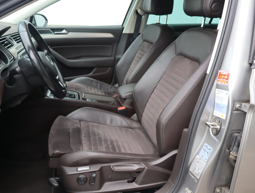 Volkswagen Passat, 2015
