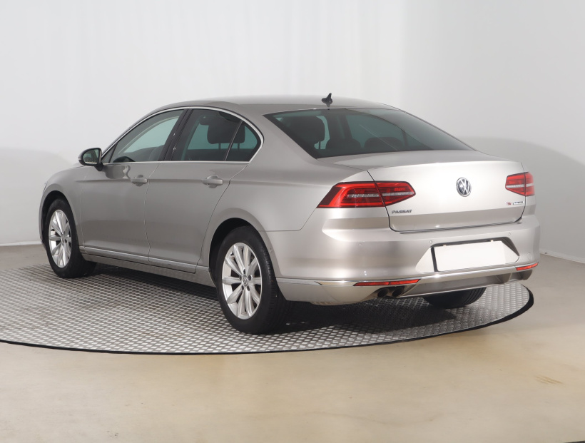 Volkswagen Passat, 2015