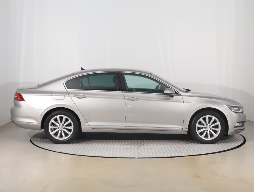Volkswagen Passat, 2015