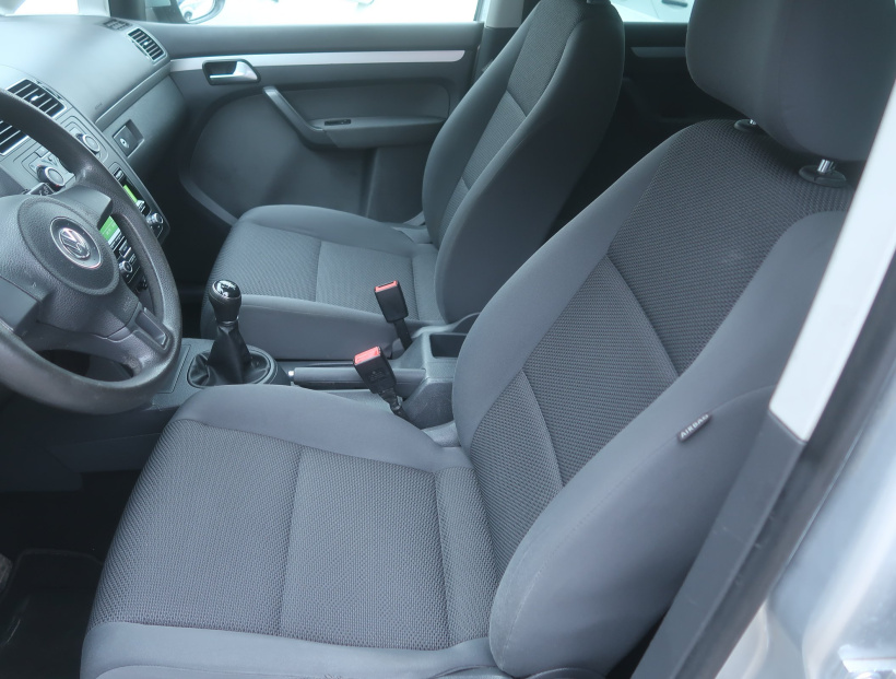 Volkswagen Touran, 2013