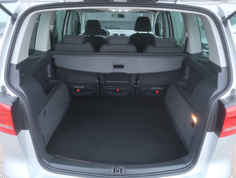 Volkswagen Touran, 2013