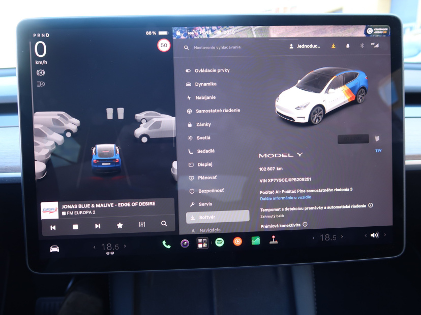 Tesla Model Y, 2023