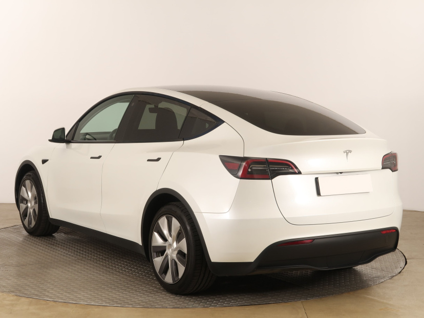 Tesla Model Y, 2023