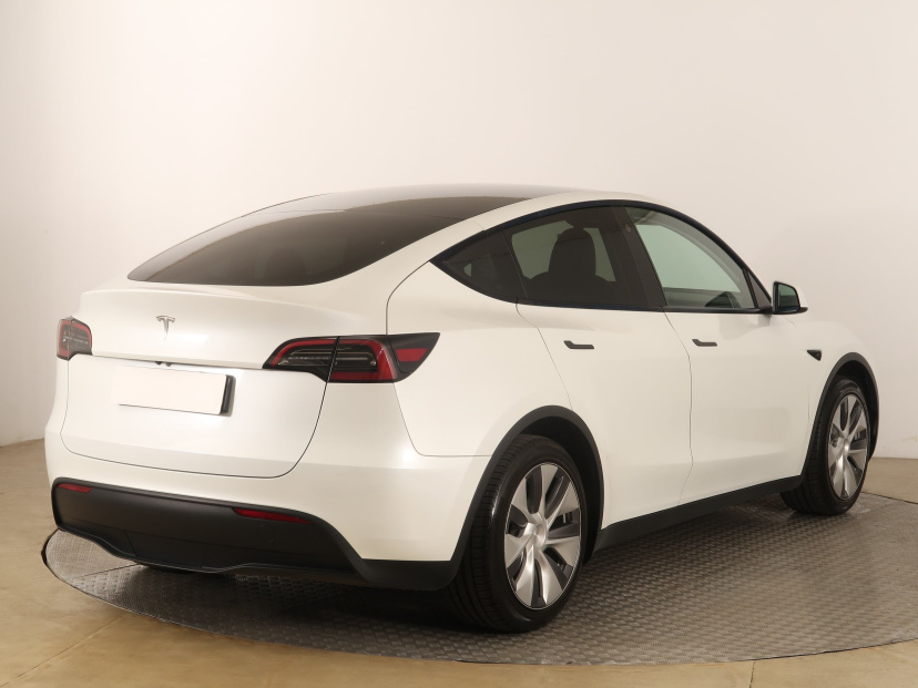 Tesla Model Y, 2023