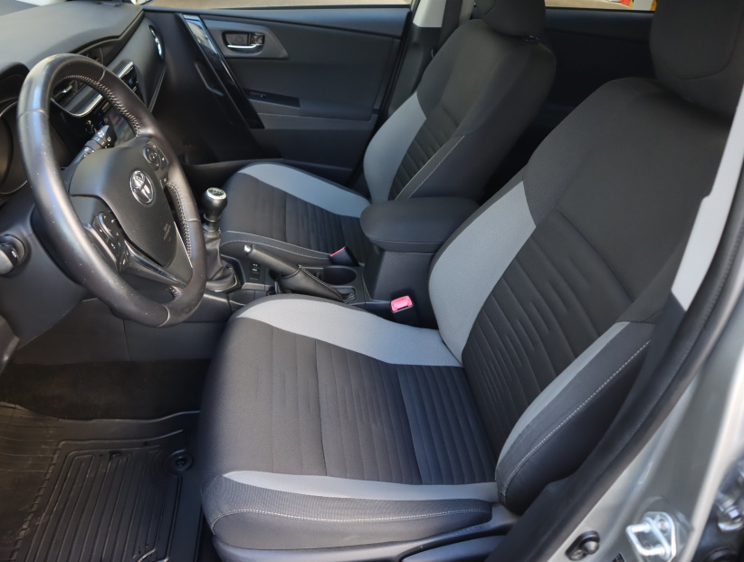 Toyota Auris, 2015