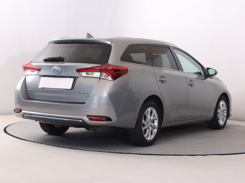 Toyota Auris, 2015