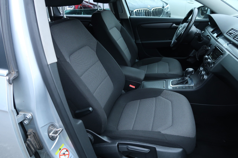 Volkswagen Passat, 2012