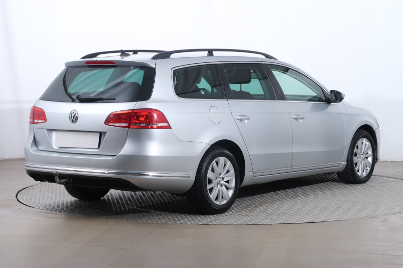 Volkswagen Passat, 2012