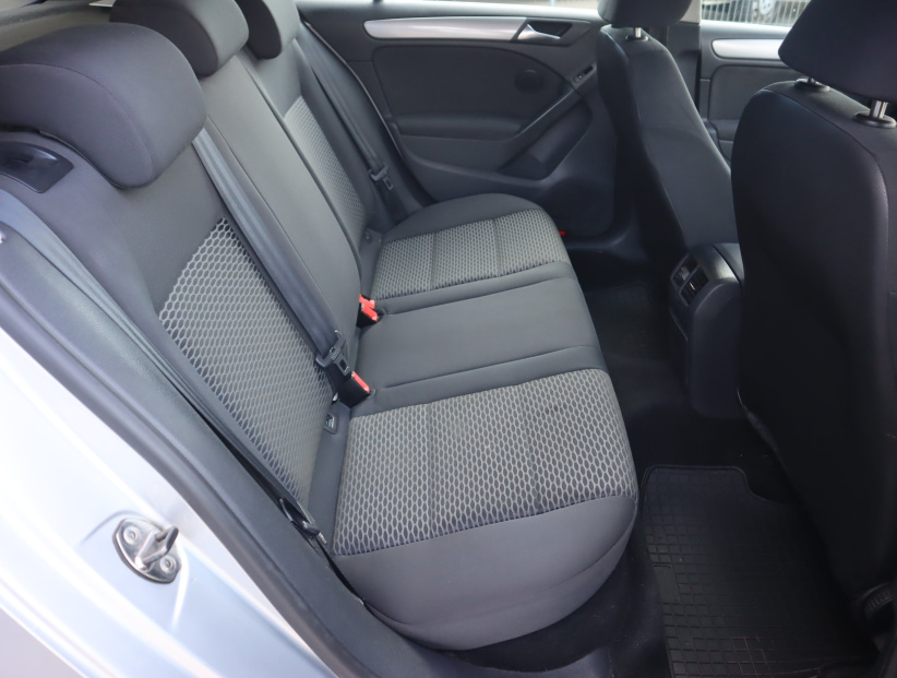 Volkswagen Golf, 2010